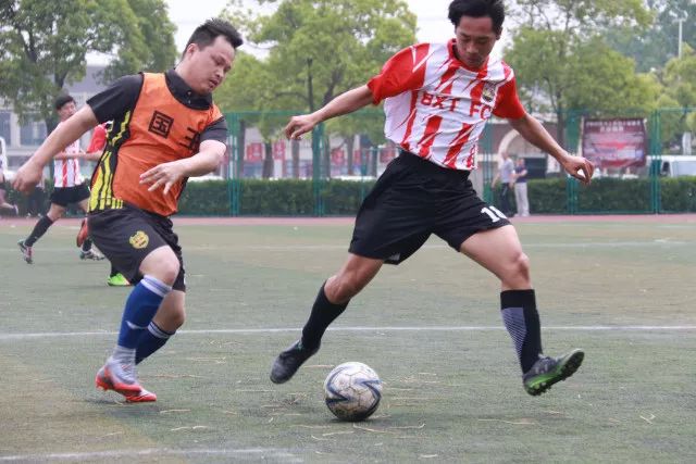 萨林杰32+15+11深圳胜上海 刘铮20分周鹏15分